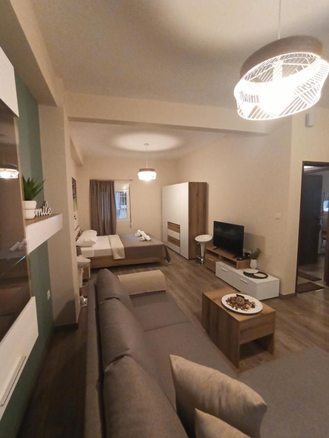 Studio 11 Kavála Luaran gambar