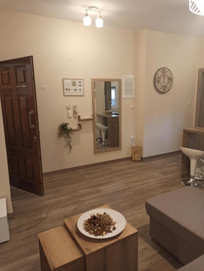 Studio 11 Kavála Luaran gambar
